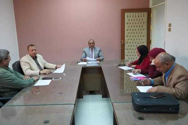 جامعة سوهاج تعقد اجتماعاً تحضيرياً استعداداً لمؤتمر البيئة الأول ”الجامعات وتحديات الاستدامة و التغيرات المناخية في ظل الجمهورية الجديدة”