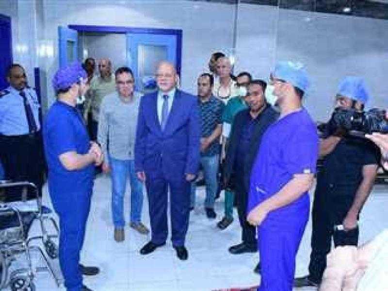 تكلفتها مليار و175 مليون جنيه.. رئيس جامعة سوهاج يتفقد مستشفى الاستقبال والطوارئ