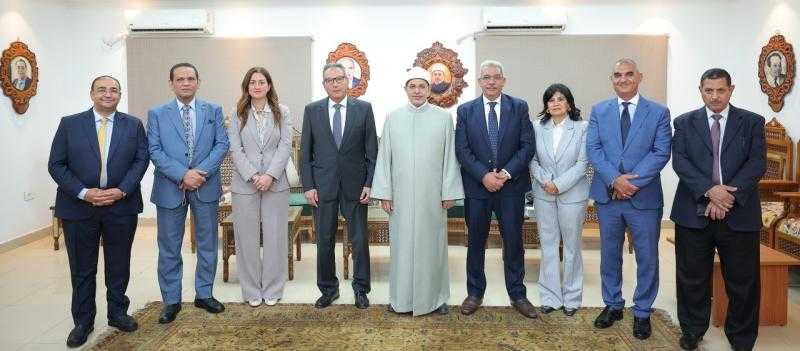 استكمالا لتقديم خدمات جديدة ومبتكرة.. البنك الأهلي المصري يوقع بروتوكول تعاون جديد مع جامعه الأزهر