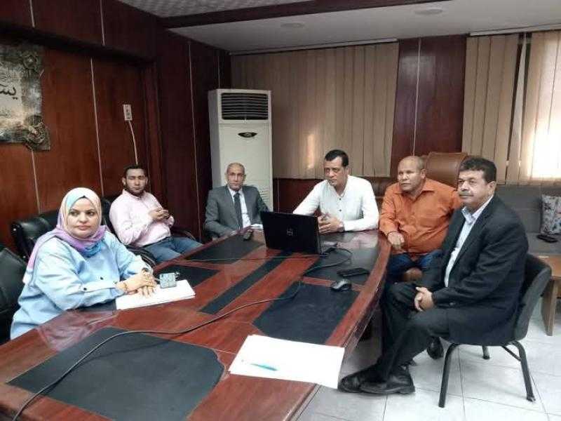 مدير تعليم سوهاج يتابع انتظام امتحانات الشهادة الإعدادية بغرفة العمليات المركزية.