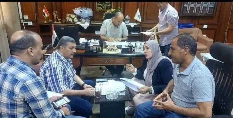 النائبة وفاء رشاد خلف الله تبحث مع مسؤلى الاحوزة العمرانية بقنا إمكانية التوسع