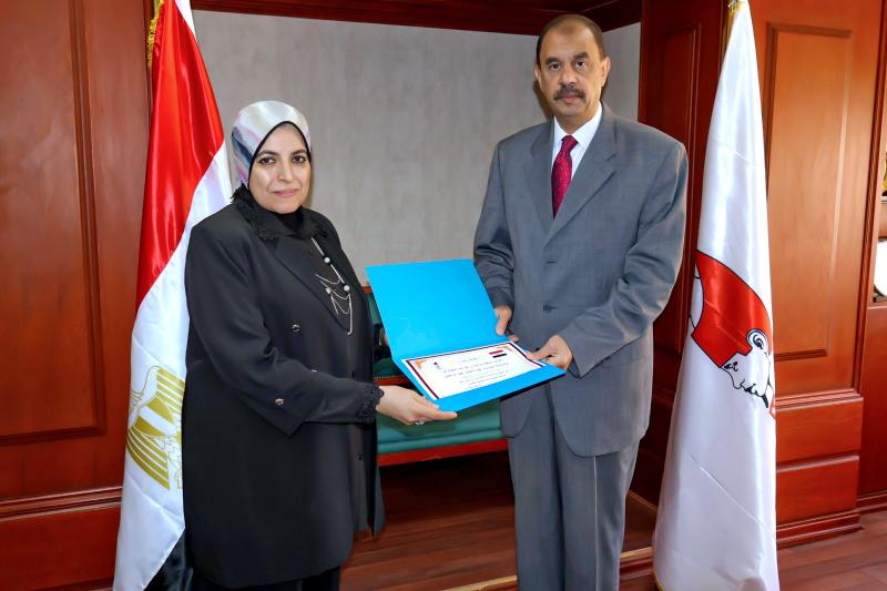 محافظة سوهاج تفوز بالمركز الأول في مبادرة  ”مشروعك ” على مستوى الجمهورية  ”سراج ” يكرم أعضاء إدارتي برنامج مشروعك والاتصال السياسي