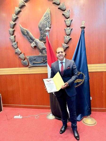 مديرية أمن سوهاج تكرم النقيب مصطفى قريشي معاون مباحث مركز سوهاج