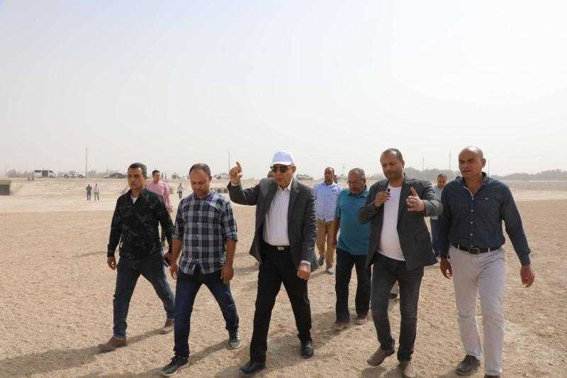 خلال جولته بمركز سمالوط محافظ المنيا يتفقد مخر سيل ”السرارية” ويوجه بالتطهير الدوري والمستمر لضمان تصريف مياه الأمطار