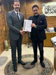 مدير المباحث الجنائية بأمن سوهاج يكرم وحدة مباحث مركز جزيرة شندويل مدير المباحث الجنائية بأمن سوهاج يكرم وحدة مباحث مركز جزيرة شندويل