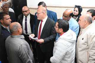 رئيس جامعة سوهاج يلتقي بالمرضى داخل مستشفى الطوارئ الجديد ويطمئن على مستوى... رئيس جامعة سوهاج يلتقي بالمرضى داخل مستشفى الطوارئ الجديد ويطمئن على مستوى الرعاية الصحية ،