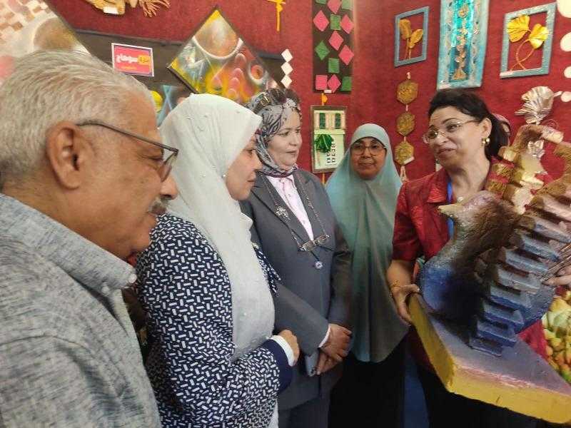 إبداعات طلاب مدارس سوهاج تتألق في معرض مراكز تنمية قدرات التربية الفنية.. وتكريم الفائزين على مستوى الجمهورية